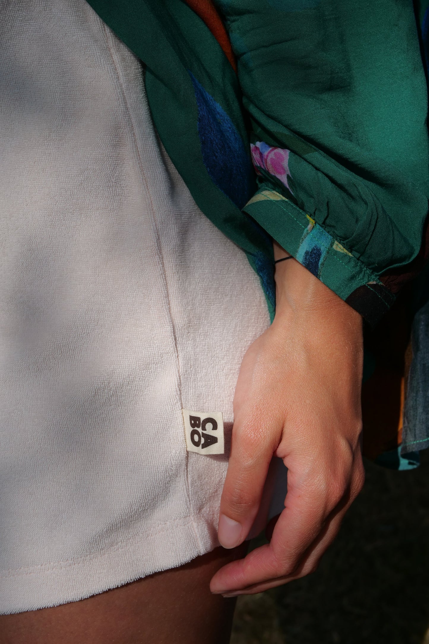 short large pour femme rose poudré, en coton éponge biologique