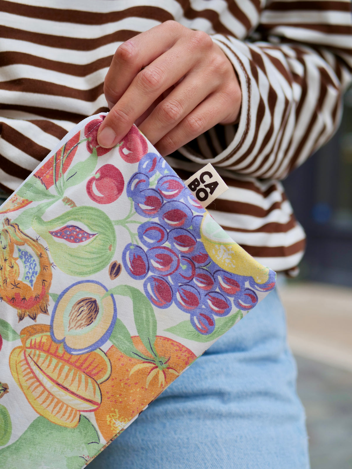 Pochette en tissu upcyclé, fruits