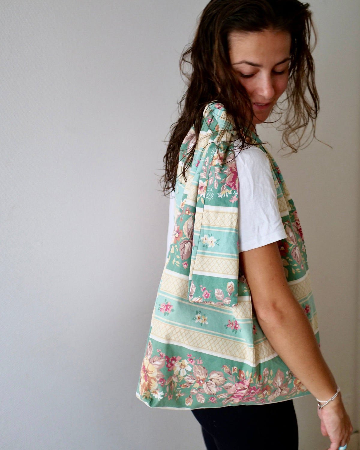 sac upcyclé mofif fleurs vintage roses pivoines