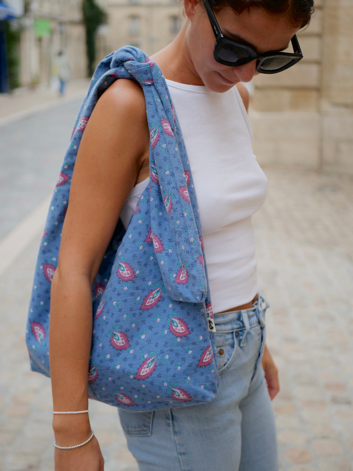 sac en tissu upcyclé, bleu motif paisley