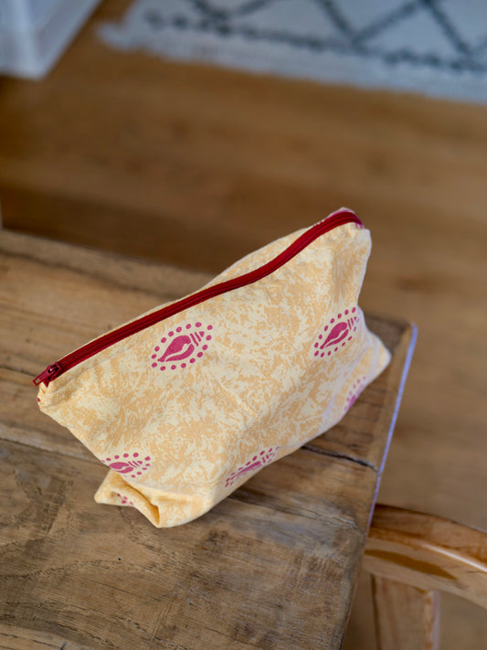 Trousse plate upcyclé motif coquillage