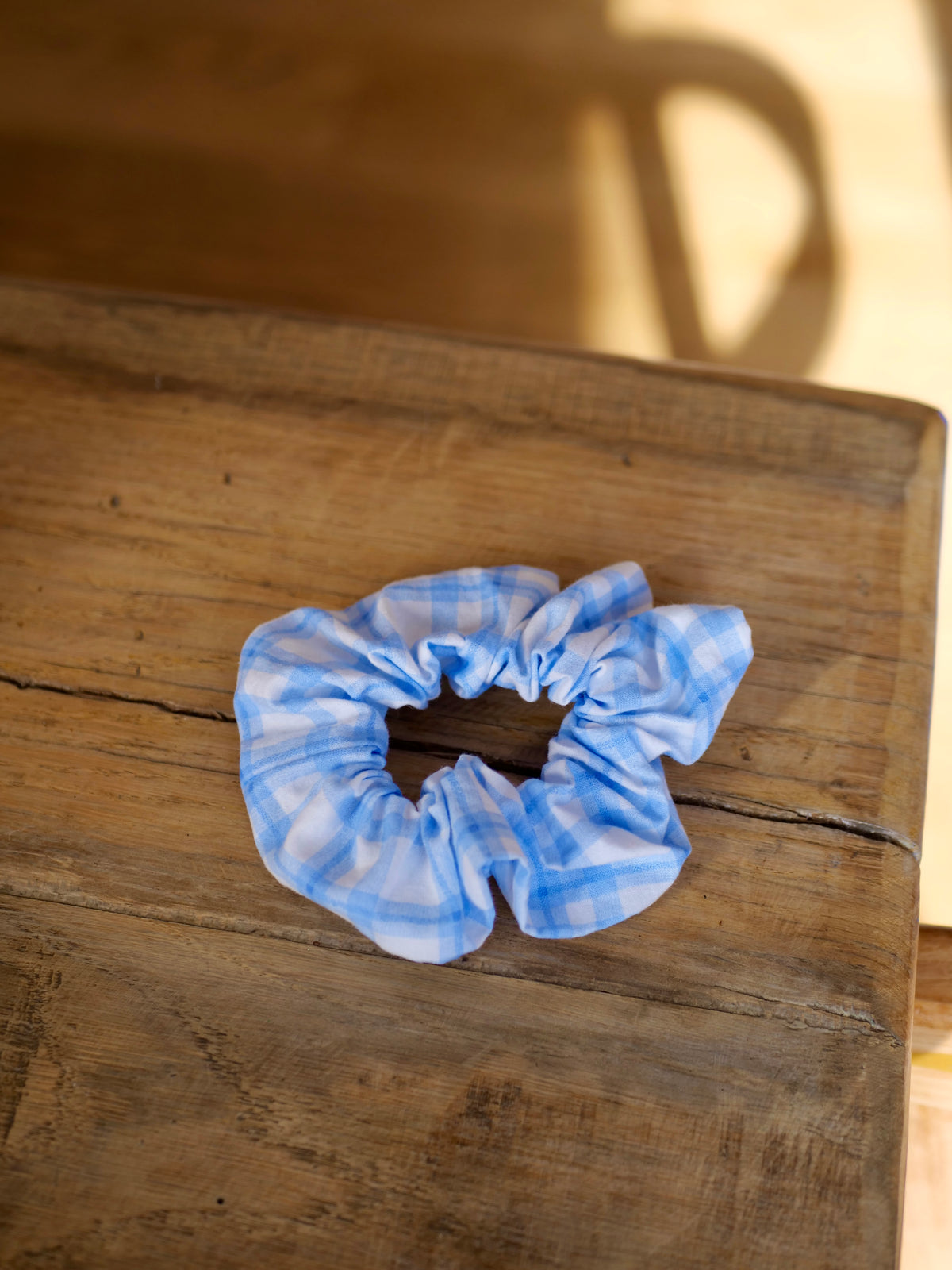 chouchou upcyclé carreau bleu