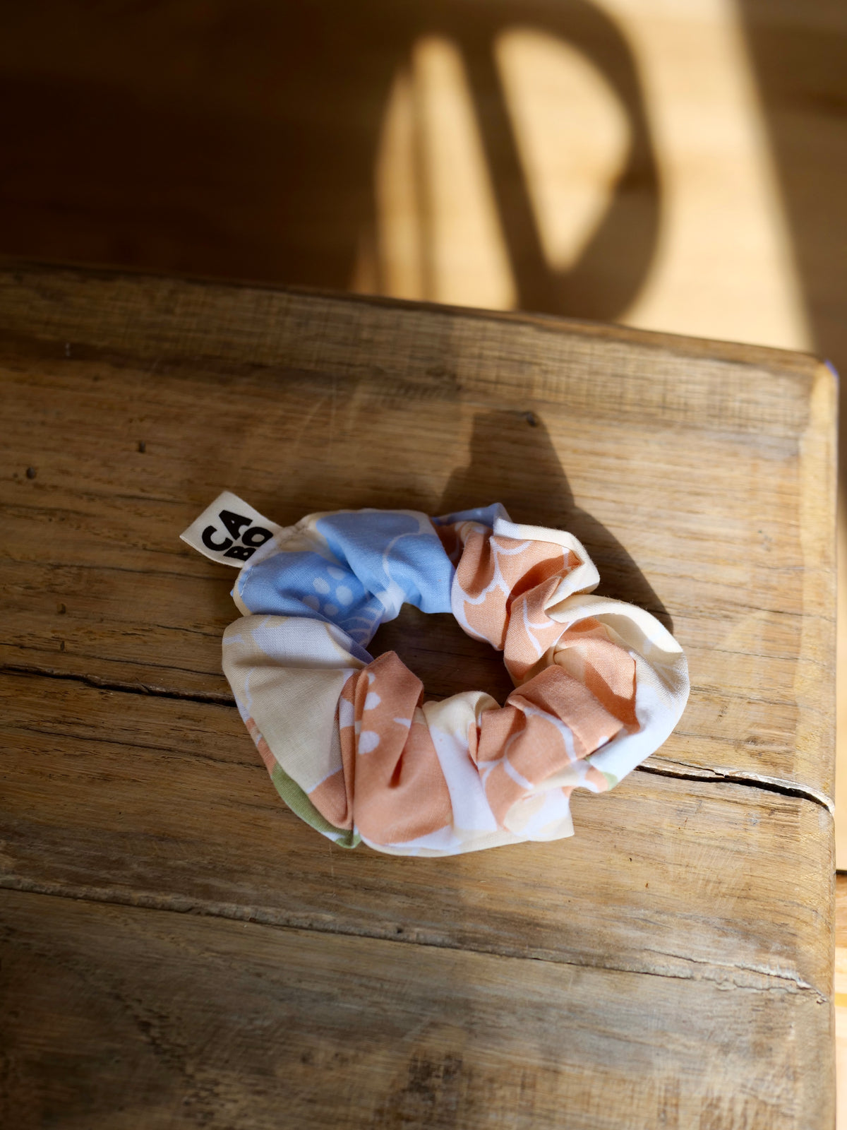chouchou upcyclé fleur hawaïenne