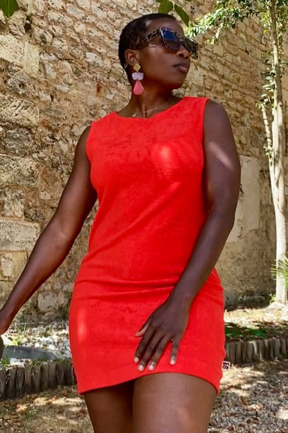 robe rouge avec col rond en coton éponge bio, vue de face