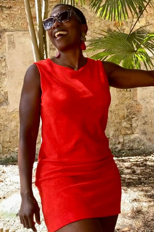 robe rouge avec col rond en coton éponge bio, vue de face